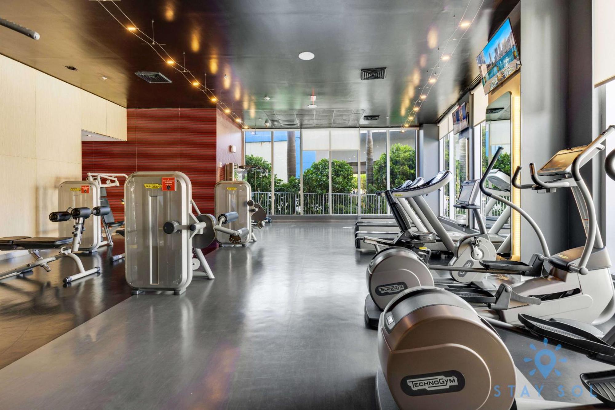 Upper Studio With Balcony,Pool And Gym, Near Beach Hallandale Beach Exterior foto